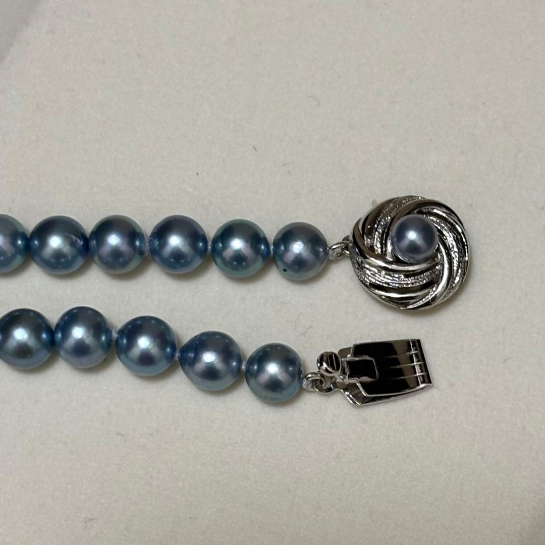 Akoya pearl necklace with 7.0-7.5 mm blue tone pearls, 43 cm length, sterling silver clasp