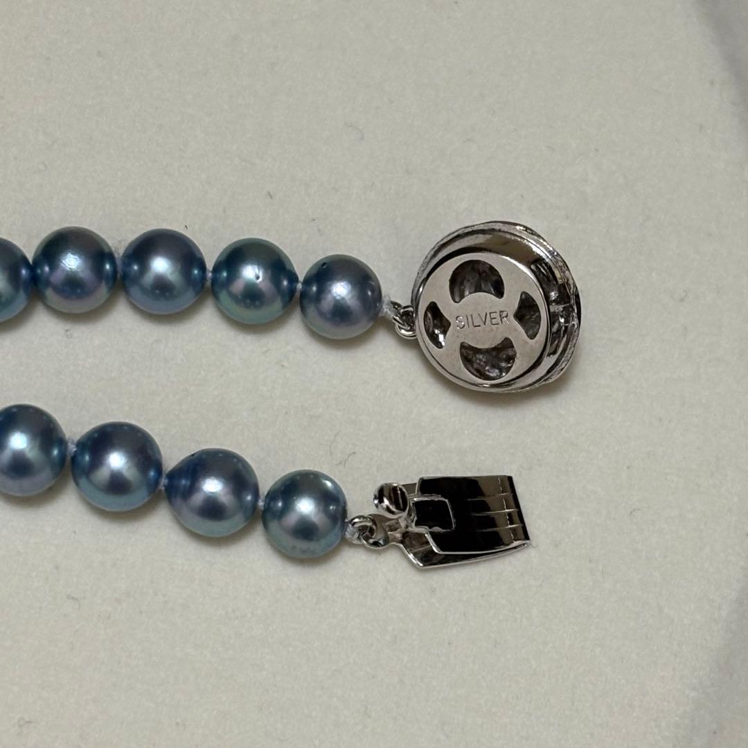 Akoya pearl necklace with 7.0-7.5 mm blue tone pearls, 43 cm length, sterling silver clasp