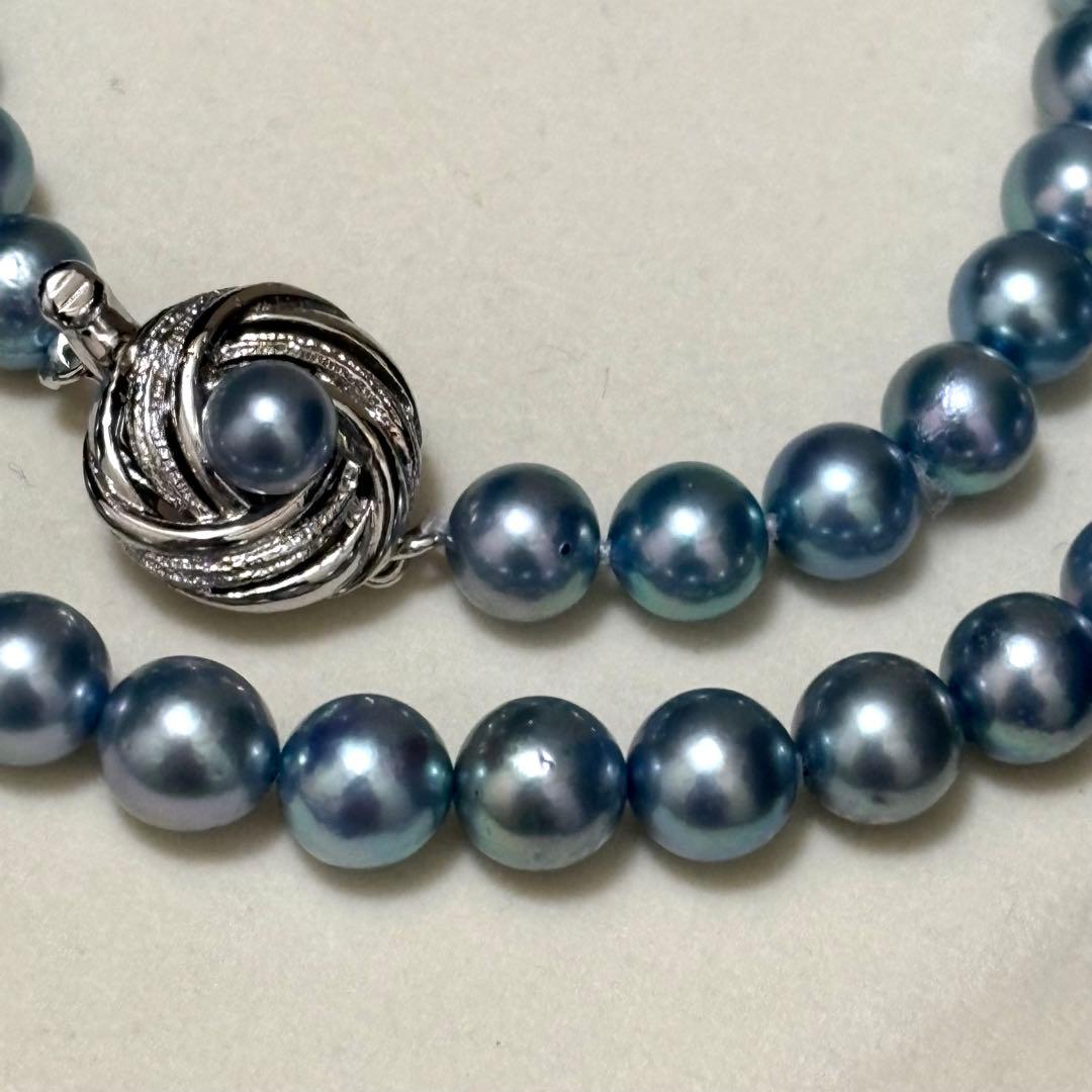 Akoya pearl necklace with 7.0-7.5 mm blue tone pearls, 43 cm length, sterling silver clasp