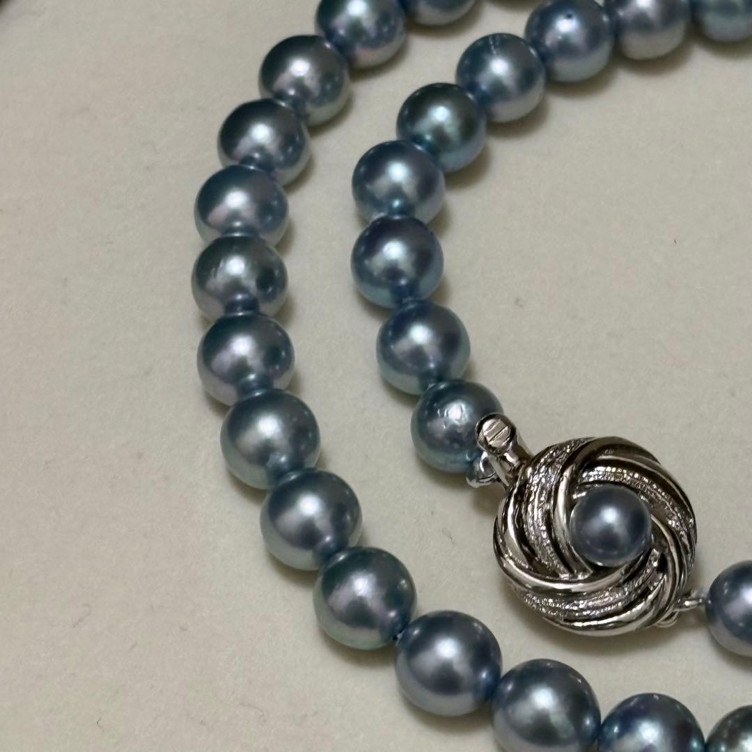 Akoya pearl necklace with 7.0-7.5 mm blue tone pearls, 43 cm length, sterling silver clasp