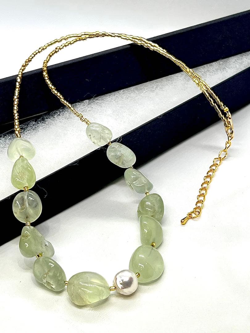 Akoya pearl 10mm necklace with prehnite stones and adjustable 50cm K18 gold leaf chain