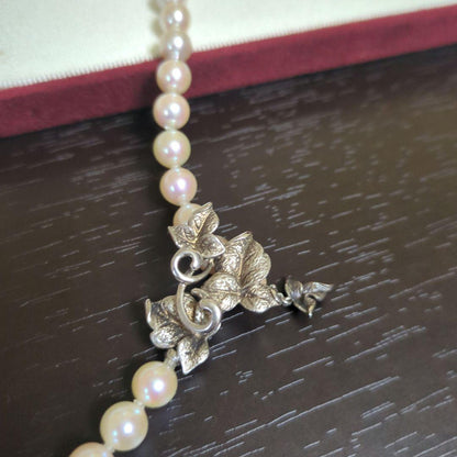 Akoya pearl necklace 7.0 to 7.5 mm with certificate, 47 cm length including clasp
