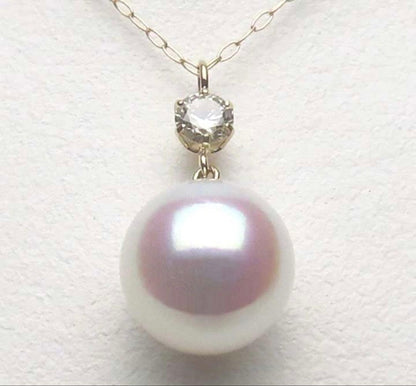 Akoya pearl necklace with 9.0mm round white blue pink pearls and 0.19ct diamond set in K18 gold