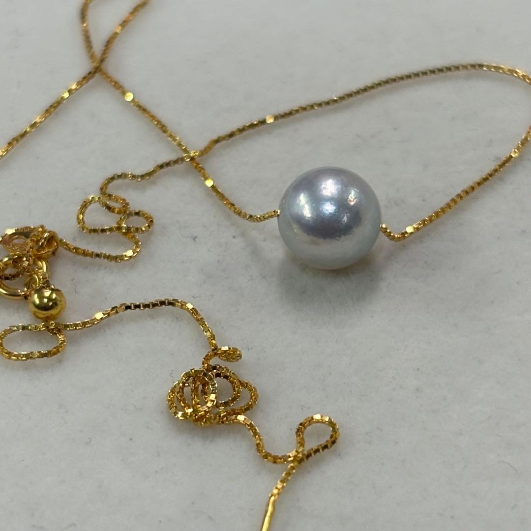 Ise-Shima Ago Bay Akoya natural 8.6mm pearl necklace with K18 finish and gold chain on white background