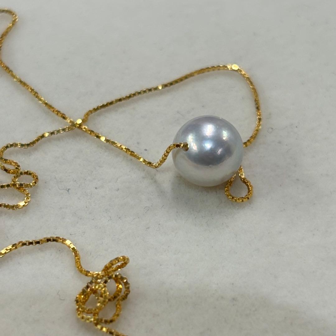Ise-Shima Ago Bay Akoya natural 8.6mm pearl necklace with K18 finish and gold chain on white background
