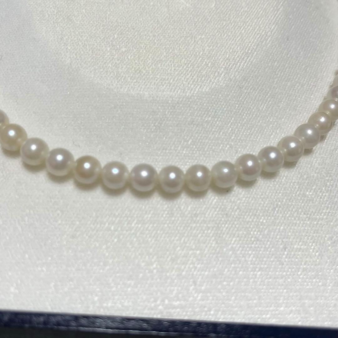 Silver Akoya pearl necklace with pearls sized 6.4mm to 5.9mm and 44.5cm total length