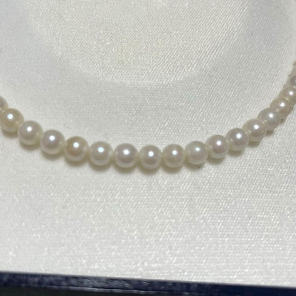 Silver Akoya pearl necklace with pearls sized 6.4mm to 5.9mm and 44.5cm total length