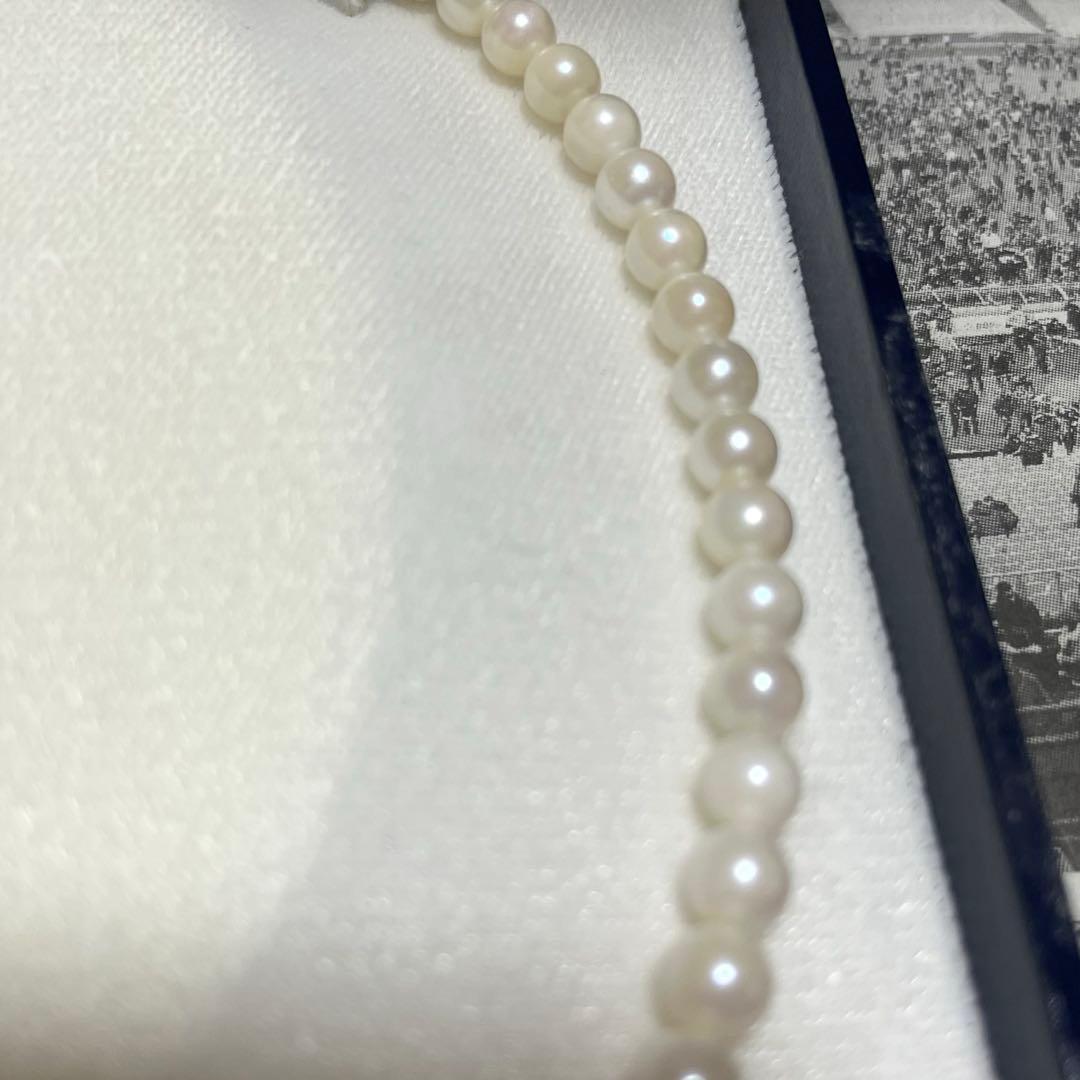 Silver Akoya pearl necklace with pearls sized 6.4mm to 5.9mm and 44.5cm total length