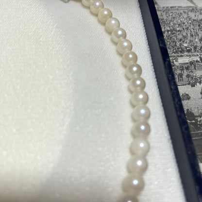 Silver Akoya pearl necklace with pearls sized 6.4mm to 5.9mm and 44.5cm total length