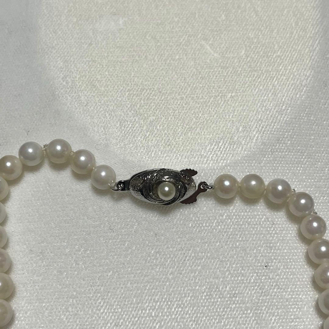 Silver Akoya pearl necklace with pearls sized 6.4mm to 5.9mm and 44.5cm total length