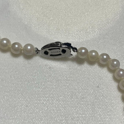 Silver Akoya pearl necklace with pearls sized 6.4mm to 5.9mm and 44.5cm total length