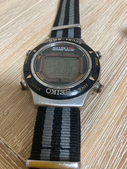 SEIKO S800-0010 Digital Men's Watch — Japanese