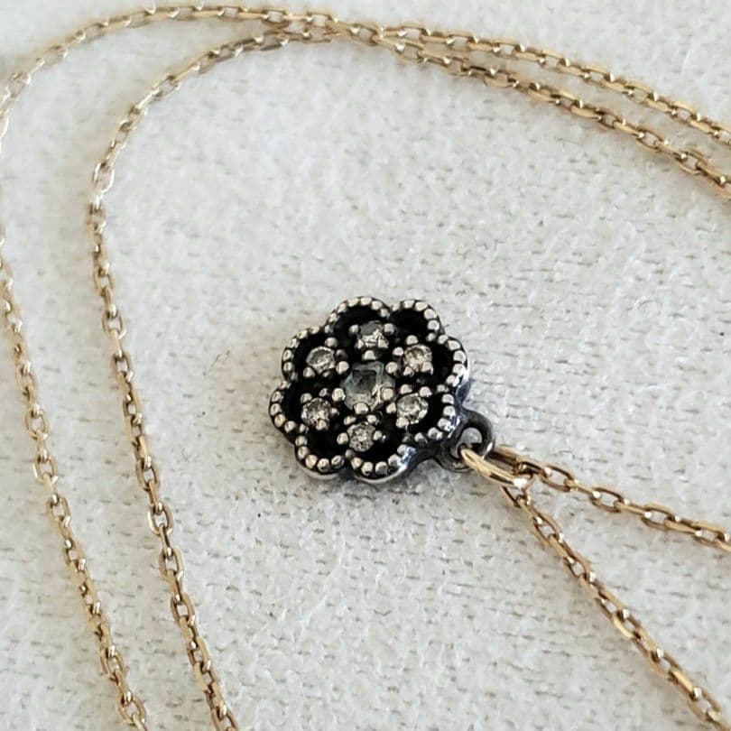 Diamond Flower Agate engraved silver necklace with 0.5cm pendant and 36cm chain