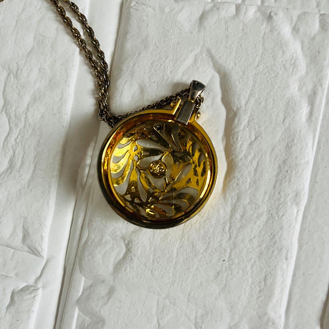Micromount necklace featuring a 3mm pearl and magnifying pendant on a 65cm chain