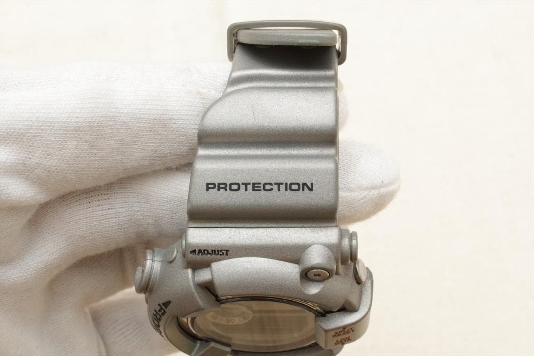 CASIO DW-8201 Digital Men's Watch — Japanese
