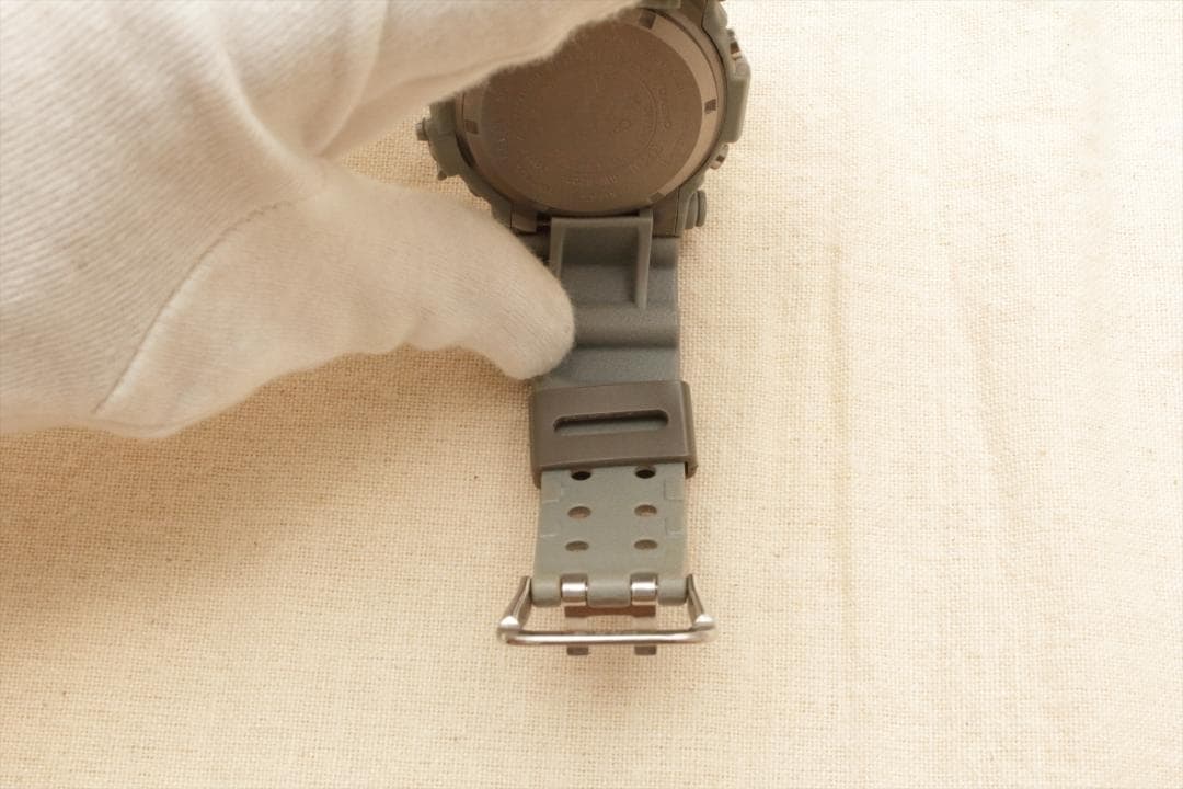 CASIO DW-8201 Digital Men's Watch — Japanese
