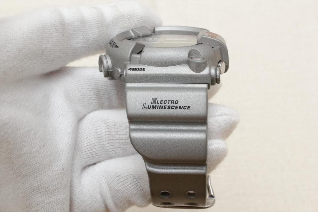 CASIO DW-8201 Digital Men's Watch — Japanese