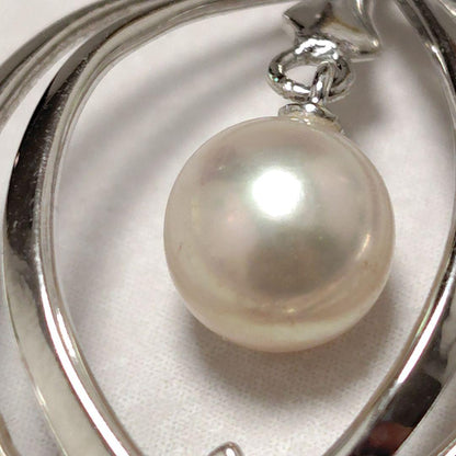 Mikimoto genuine pearl pendant necklace with a 0.6 cm pearl on a 40 cm chain and bonus metal necklace