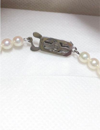 Mikimoto Baby Pearl Akoya Pearl Necklace 41cm length with white pearls and silver clasp