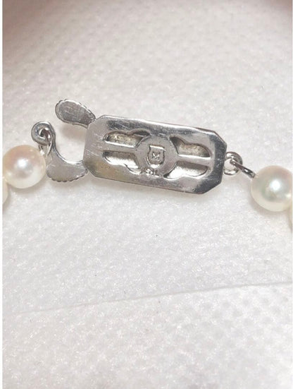 Mikimoto Baby Pearl Akoya Pearl Necklace 41cm length with white pearls and silver clasp