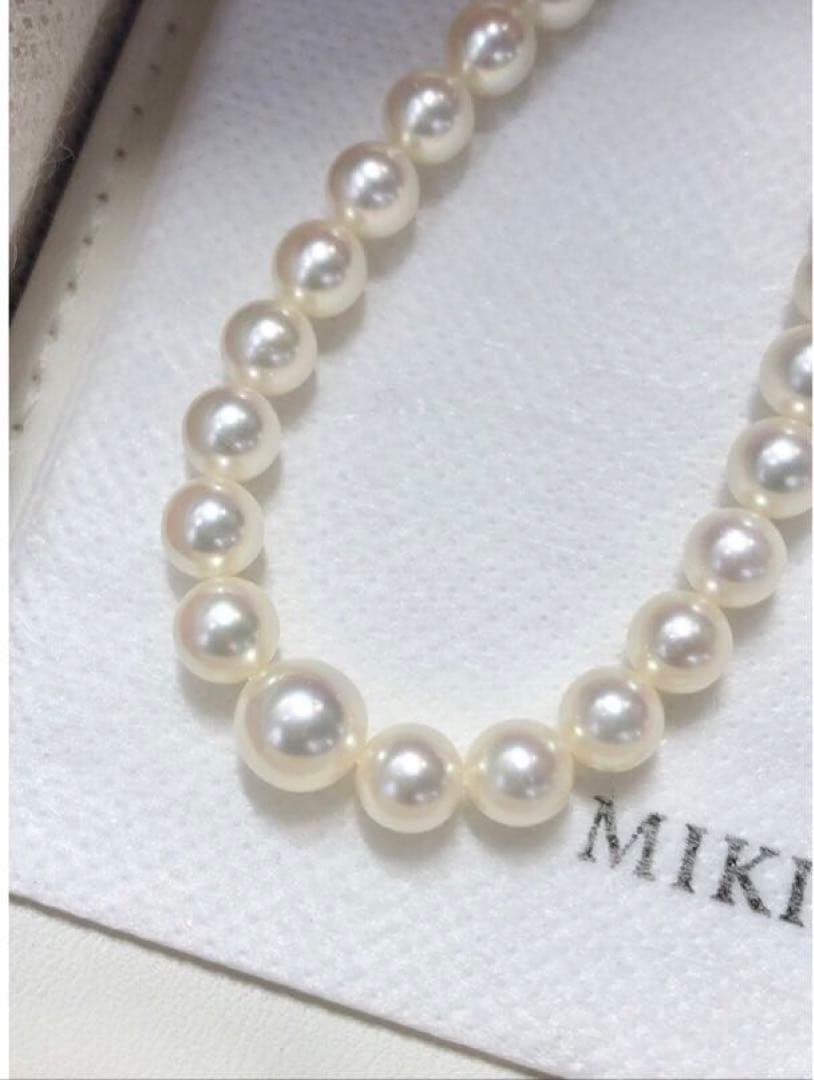 Mikimoto Baby Pearl Akoya Pearl Necklace 41cm length with white pearls and silver clasp