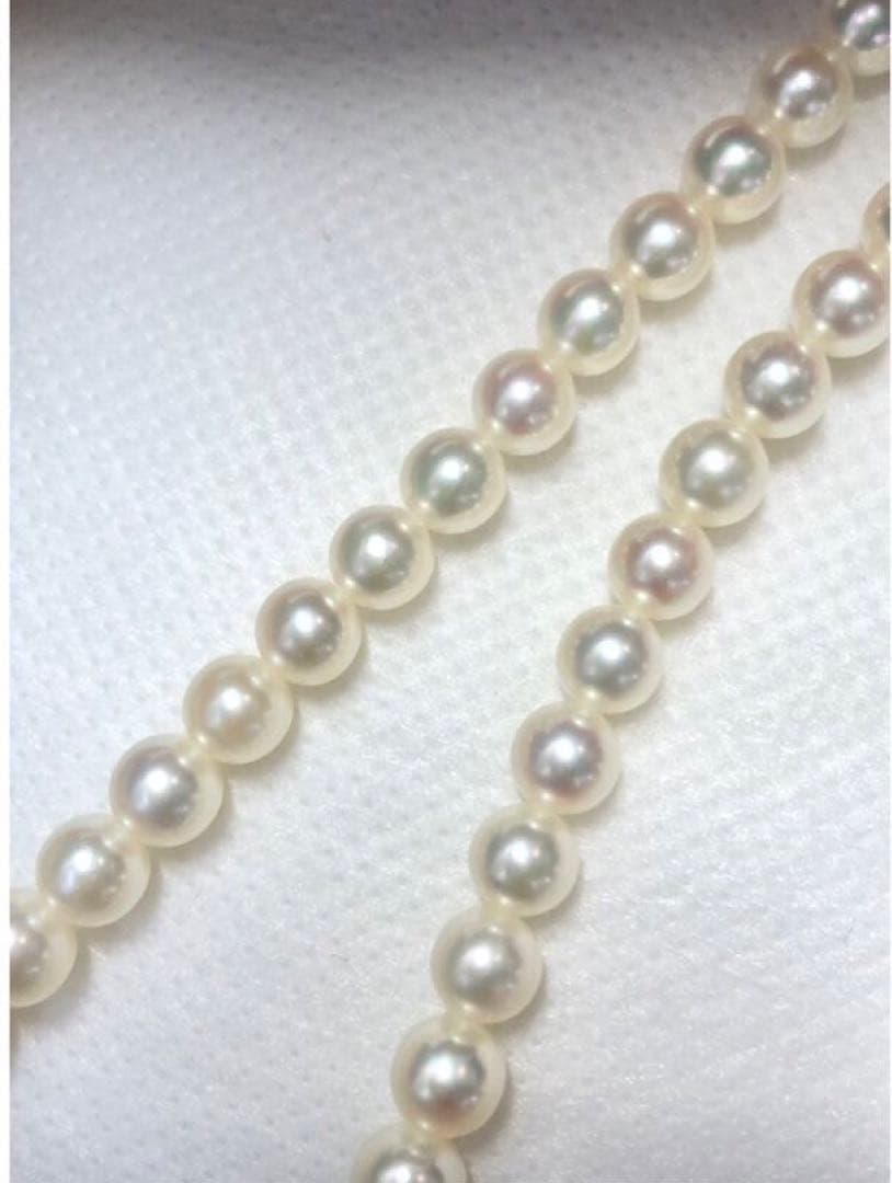Mikimoto Baby Pearl Akoya Pearl Necklace 41cm length with white pearls and silver clasp