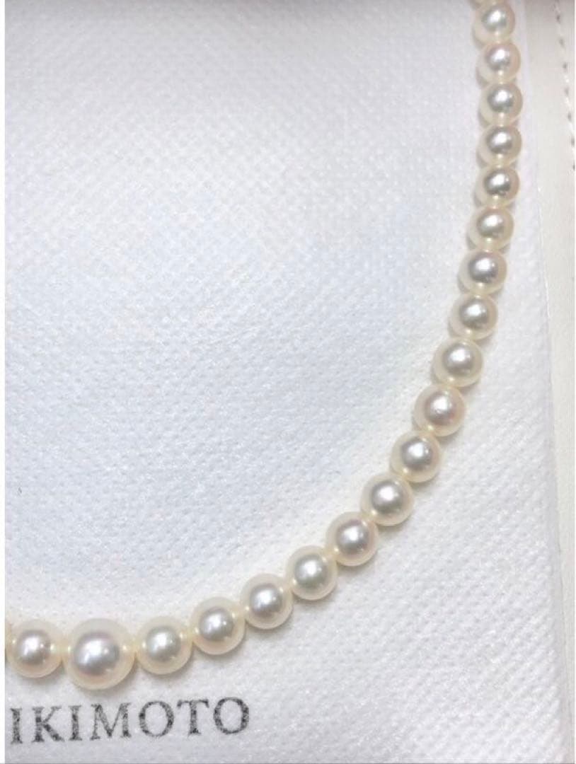 Mikimoto Baby Pearl Akoya Pearl Necklace 41cm length with white pearls and silver clasp