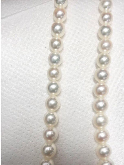 Mikimoto Baby Pearl Akoya Pearl Necklace 41cm length with white pearls and silver clasp