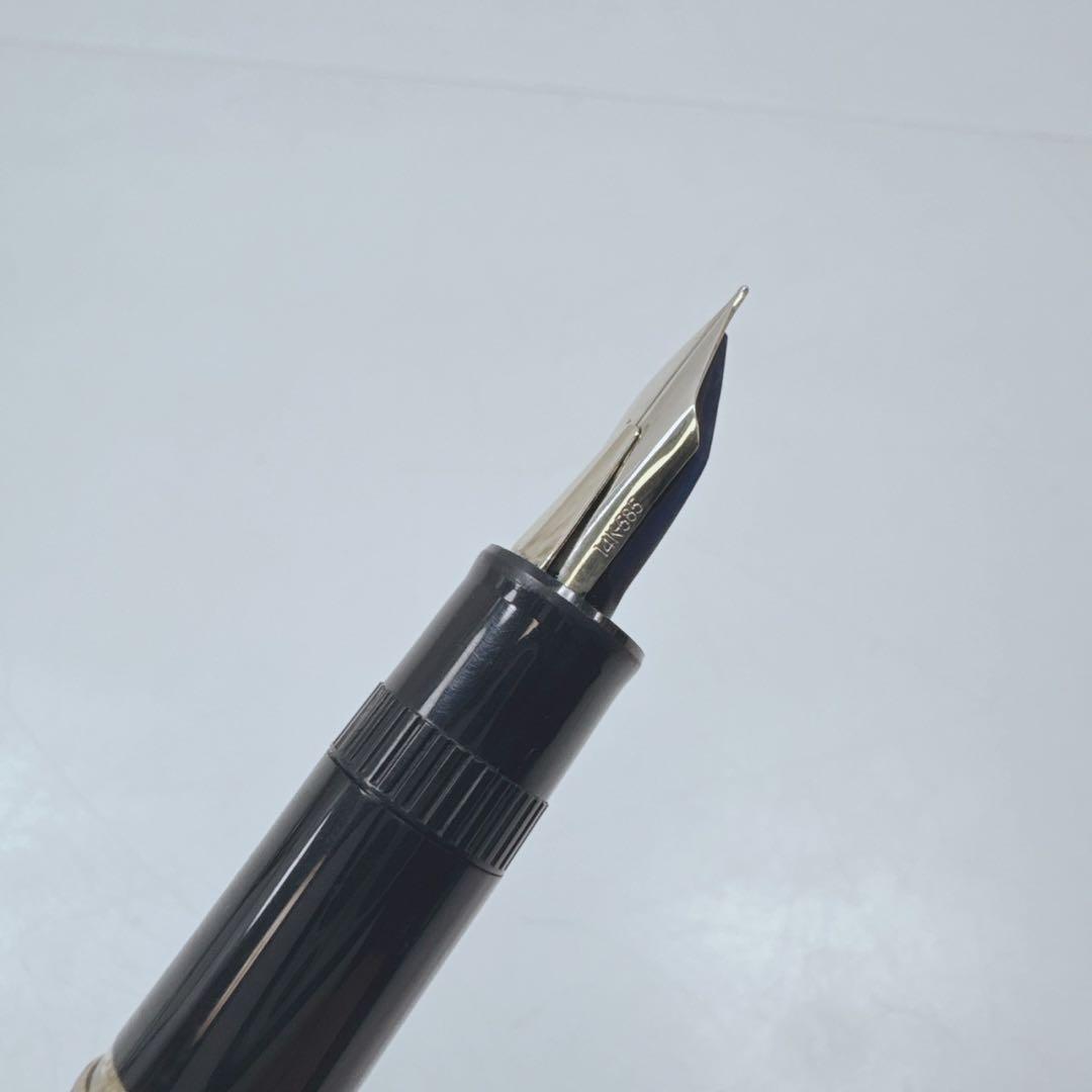 Used PILOT Justus K2446 14K 585 fine point fountain pen with case showing surface wear