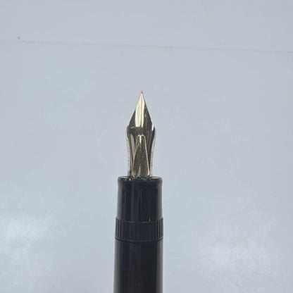 Used PILOT Justus K2446 14K 585 fine point fountain pen with case showing surface wear