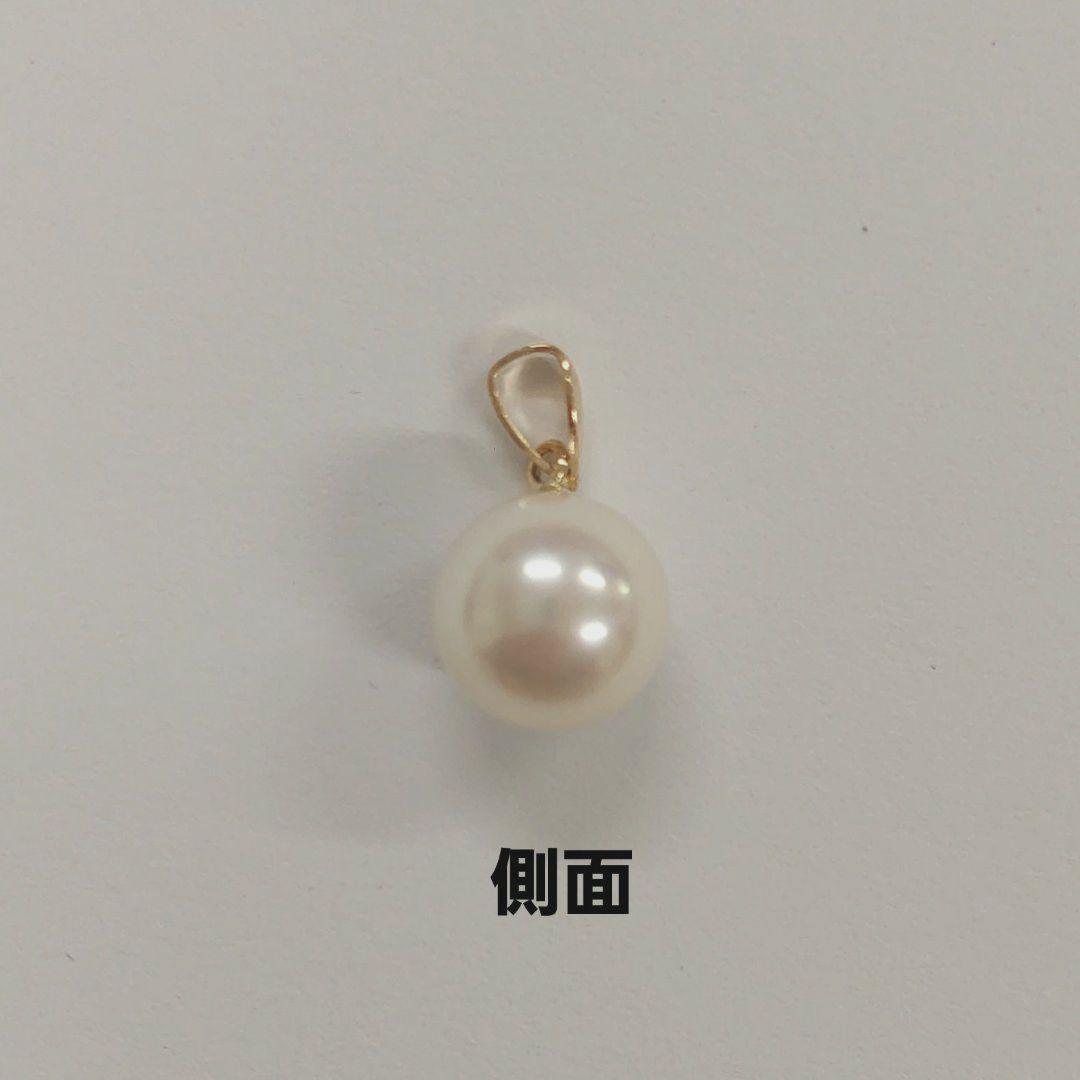 K18 yellow gold necklace with 9mm white pink round Akoya pearls and included jewelry pouch