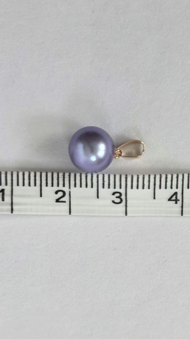18K gold pendant top with purple dyed Akoya pearl and K18 engraving, used condition, no chain included