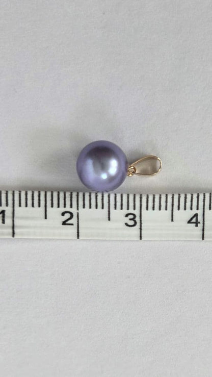 18K gold pendant top with purple dyed Akoya pearl and K18 engraving, used condition, no chain included