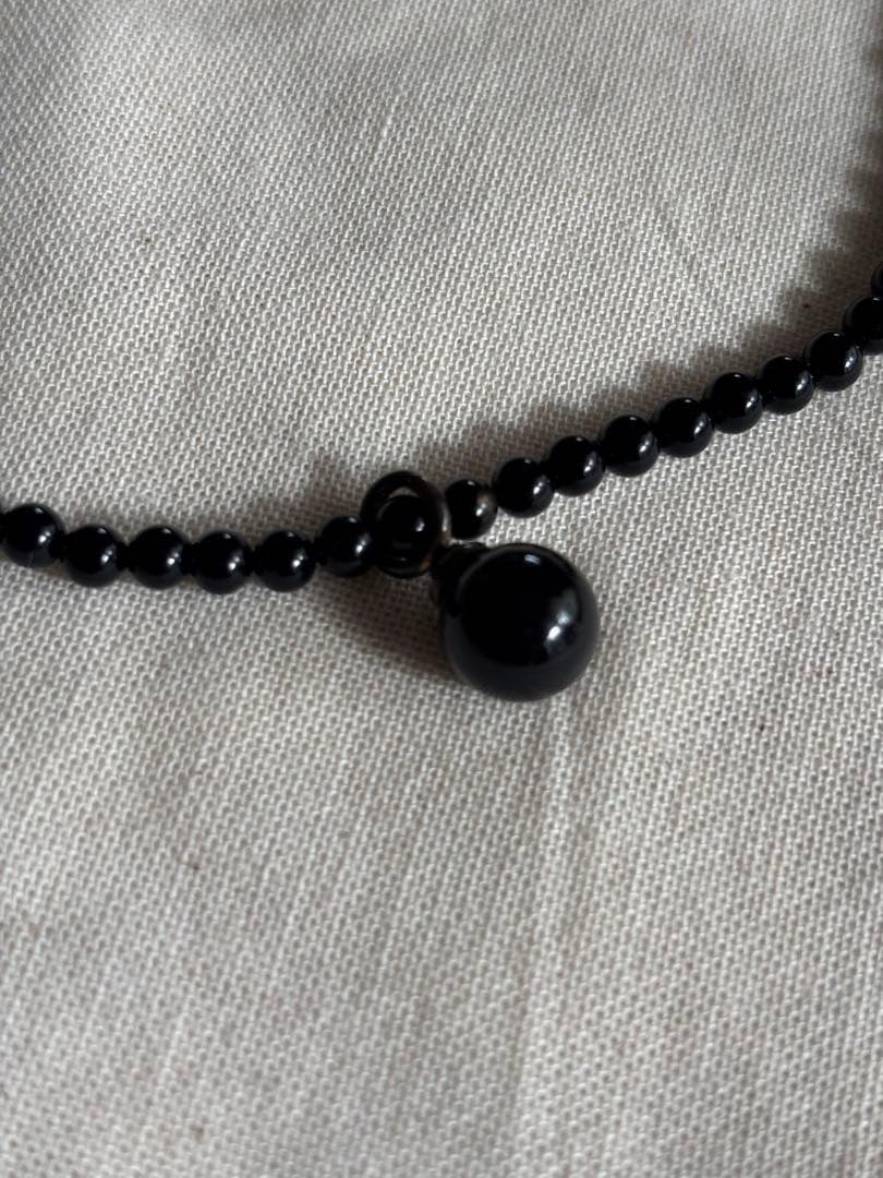 Silver-fitted agate and onyx necklace with 3 mm beads and total length of 43 cm
