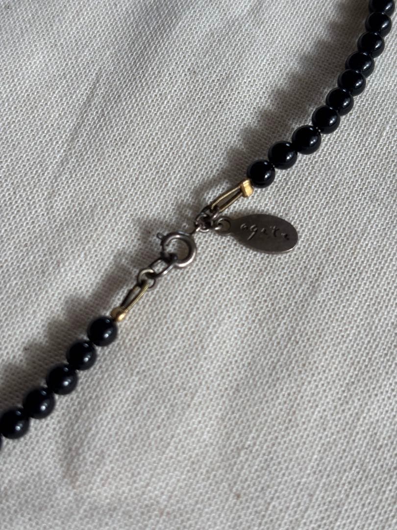 Silver-fitted agate and onyx necklace with 3 mm beads and total length of 43 cm