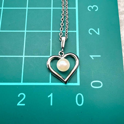Mikimoto heart-shaped necklace with 5mm pearl on 38.5 cm SV925 silver chain