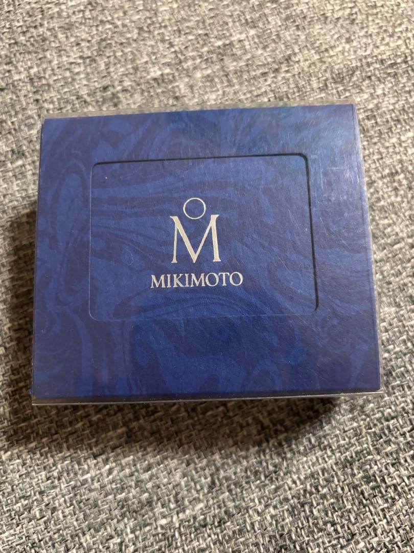Mikimoto 7.6mm white Akoya pearl pendant in 18K white gold with little bean chain and box
