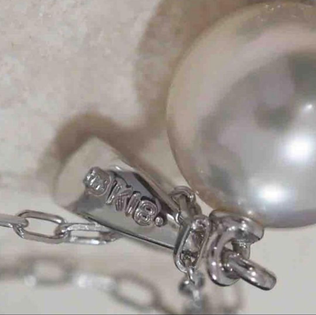 Mikimoto 7.6mm white Akoya pearl pendant in 18K white gold with little bean chain and box