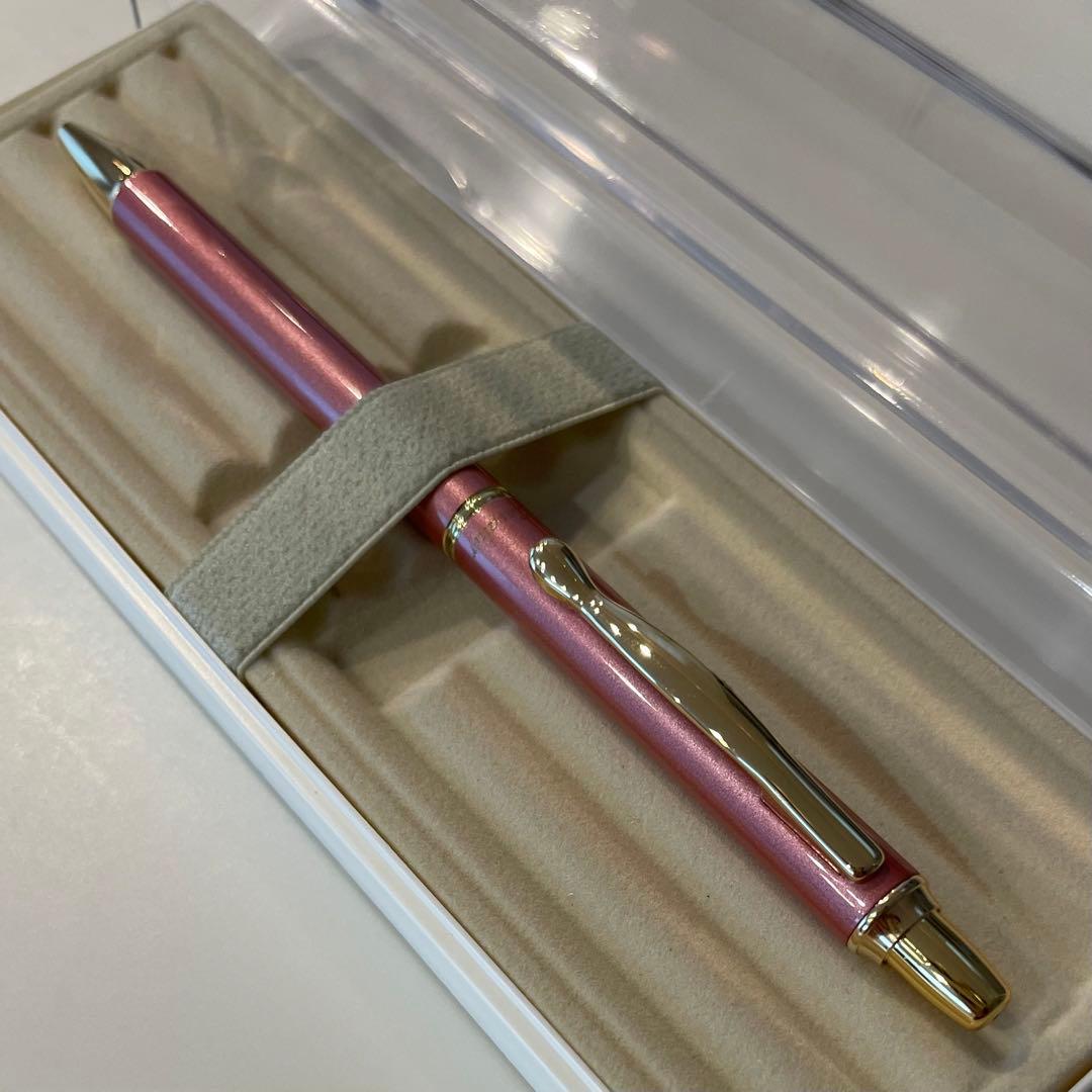 Discontinued PILOT Cavalier oil-based ballpoint pen in gold color with 0.7mm tip and push mechanism