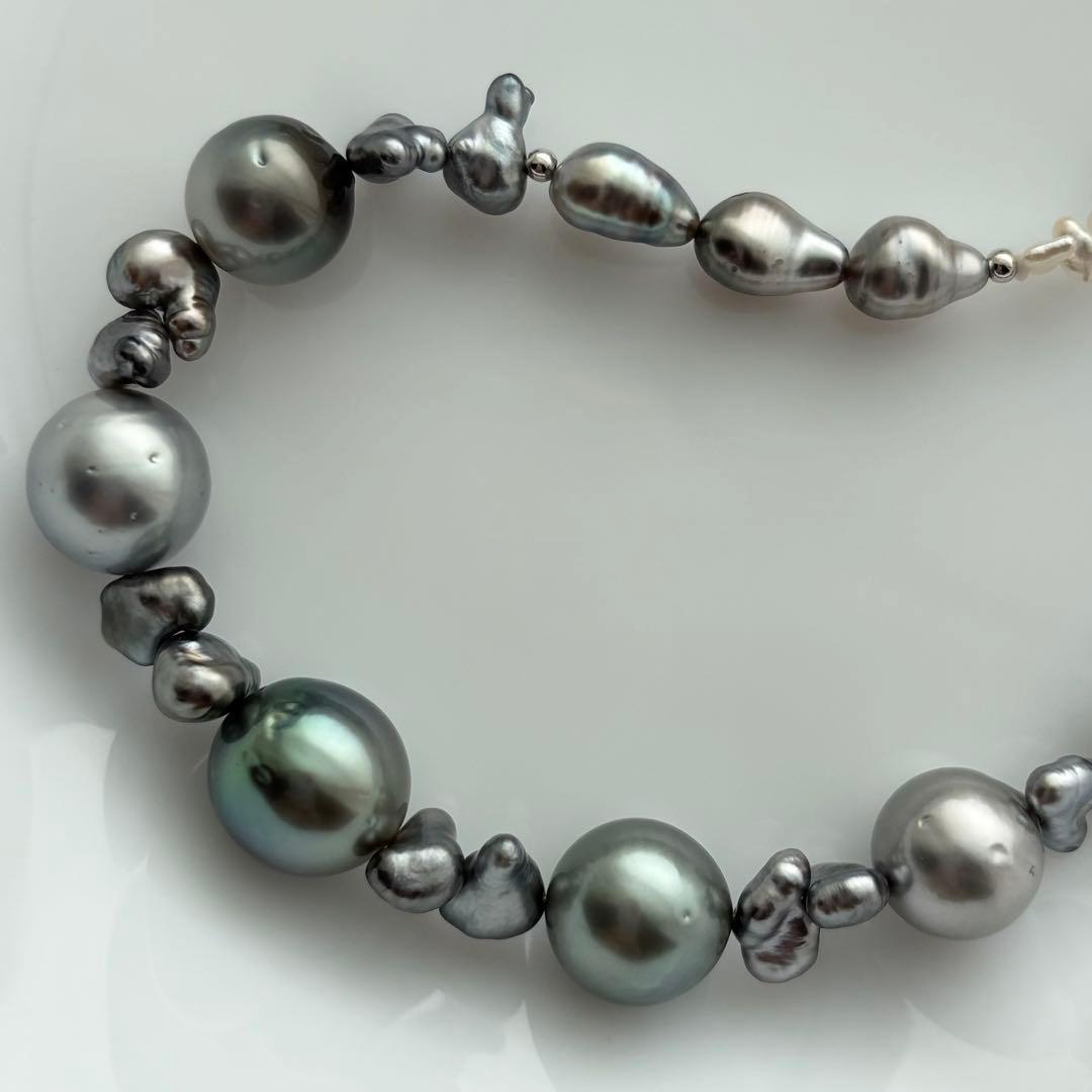 Black Pearl Kesh Baroque and Akoya Pearl Necklace about 40cm long with varying pearl sizes
