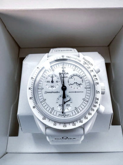 swatch MoonSwatch Snoopy Quartz Men's — Japanese