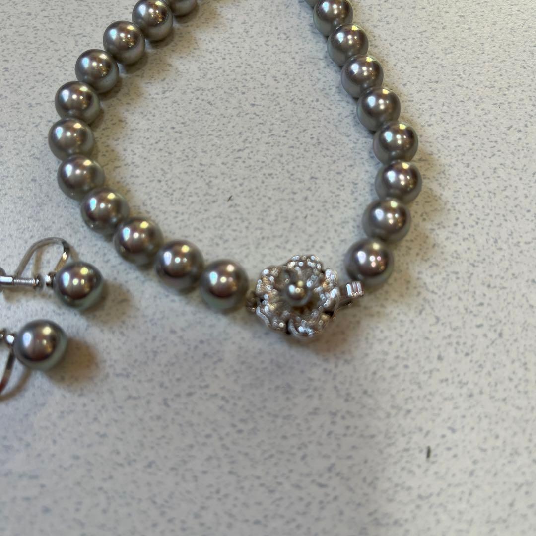 Akoya pearl silver gray necklace with approximately 6.5 to 7.0mm pearls on SV925 chain