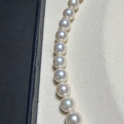 TASAKI Akoya Pearl Gradient Necklace 8.5 Swan Teri, 42.5 cm length with lustrous pearls