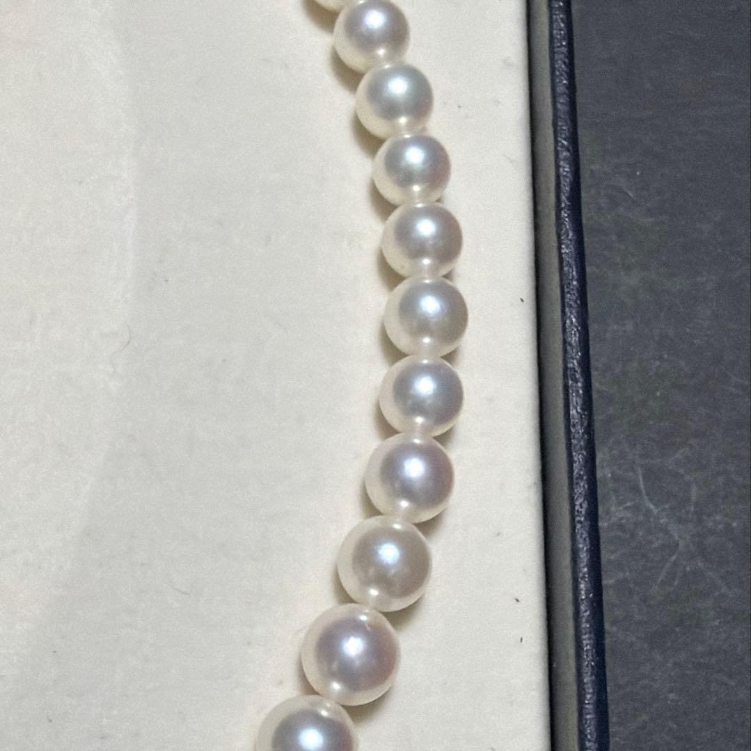 TASAKI Akoya Pearl Gradient Necklace 8.5 Swan Teri, 42.5 cm length with lustrous pearls