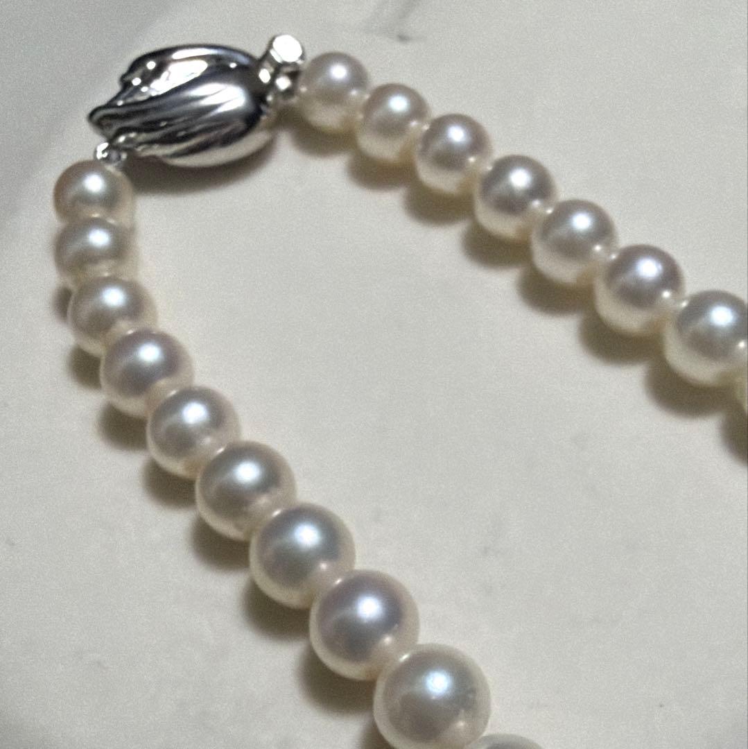 TASAKI Akoya Pearl Gradient Necklace 8.5 Swan Teri, 42.5 cm length with lustrous pearls