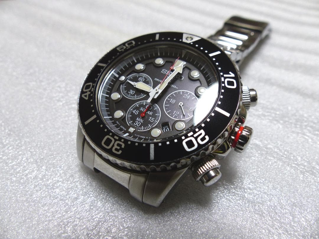 SEIKO V175-0AD0 Solar Men's Watch — Japanese
