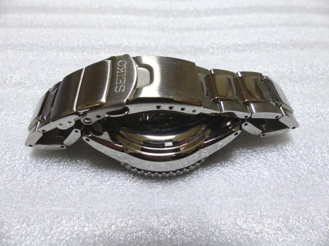 SEIKO V175-0AD0 Solar Men's Watch — Japanese
