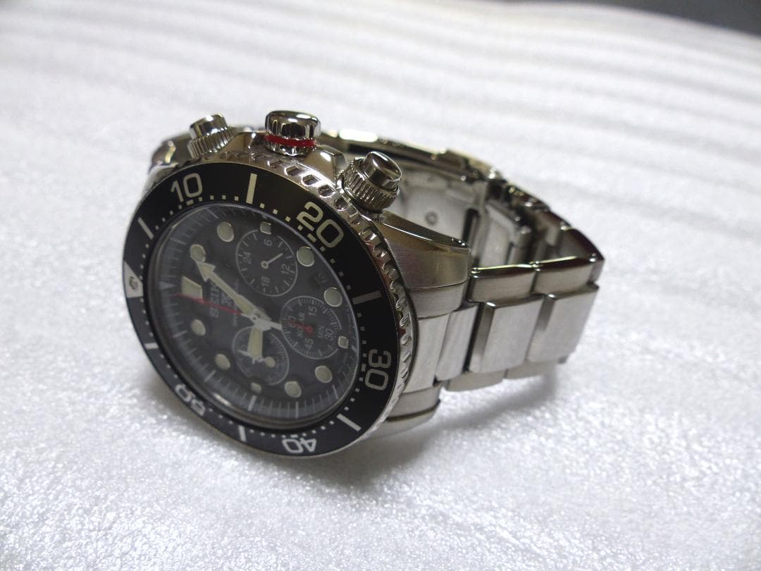 SEIKO V175-0AD0 Solar Men's Watch — Japanese