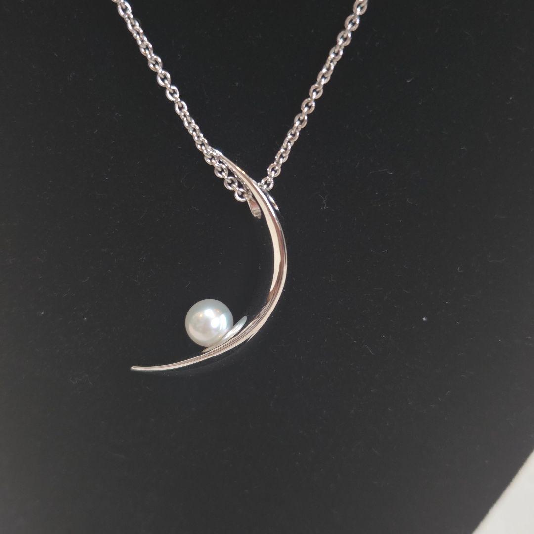 Mikimoto Crescent Moon Pearl Necklace in silver with 0.7cm pearl and adjustable sterling silver chain