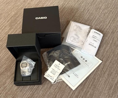 CASIO CRW-001-1JR Quartz Men's Watch — Japanese
